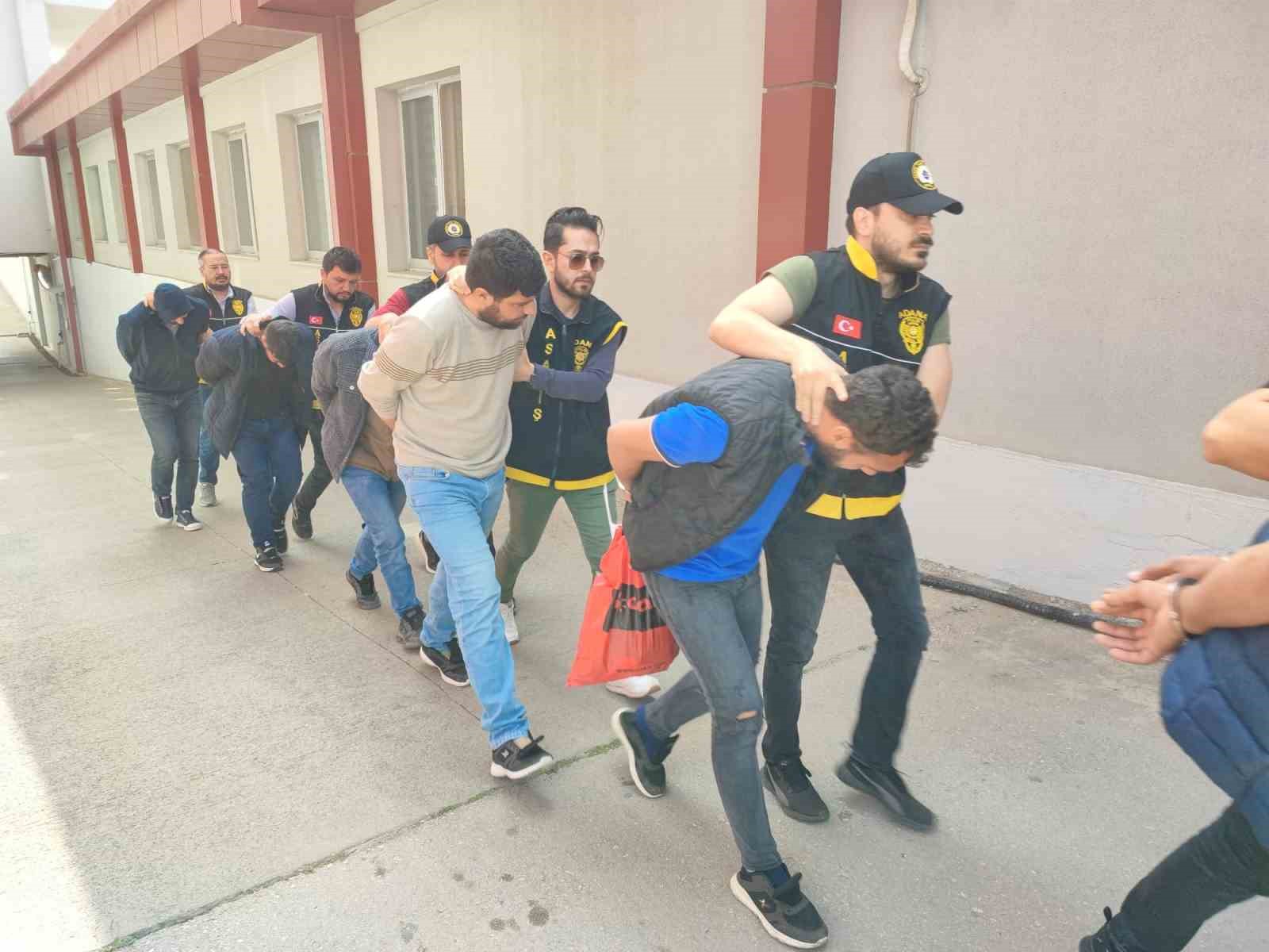 ADANA’DA OTOMOBİLLERİN MOTOR ŞASİ NUMARALARINI, ÇALINTI VEYA HACİZLİ OTOMOBİLLERE BASARAK
