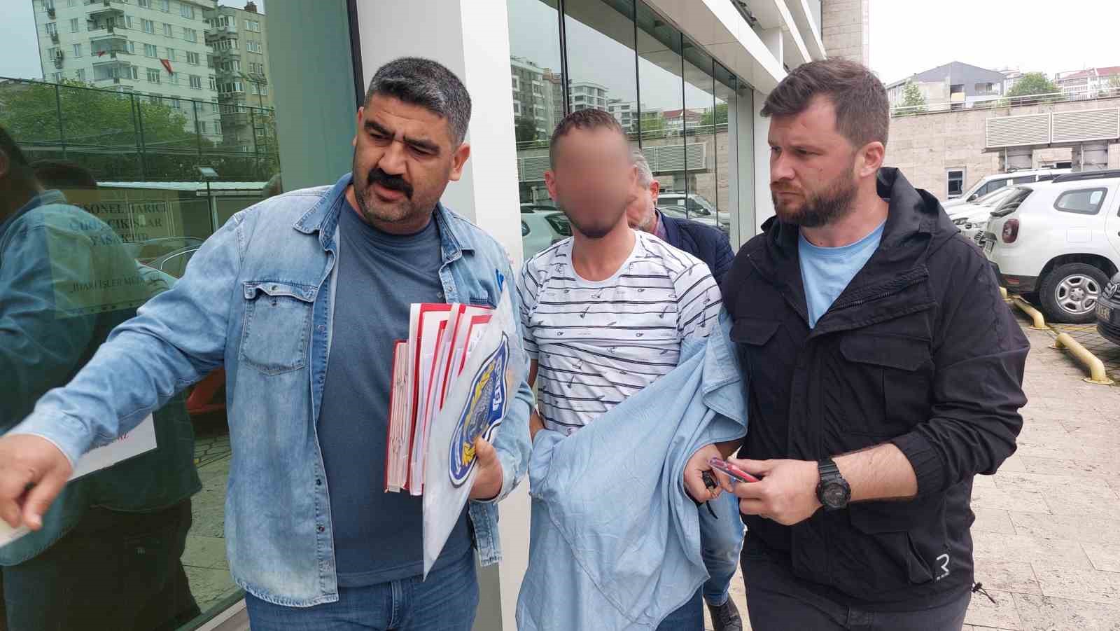 SAMSUN'DA ALACAK-VERECEK MESELESİ YÜZÜNDEN ÇIKAN KAVGADA SATIRLA BİR KİŞİYİ YARALADIĞI