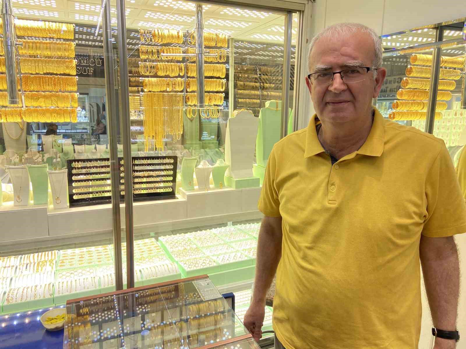 SEÇİM ÖNCESİ TARİHİ ZİRVELERİ GÖREN GRAM ALTIN FİYATLARI DÜŞÜŞE GEÇTİ.