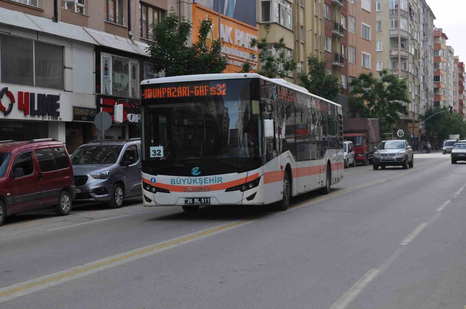 SEÇİM KUTLAMALARI SONRASINDA TRAFİĞİN NORMALE DÖNDÜĞÜ YUNUSEMRE CADDESİ