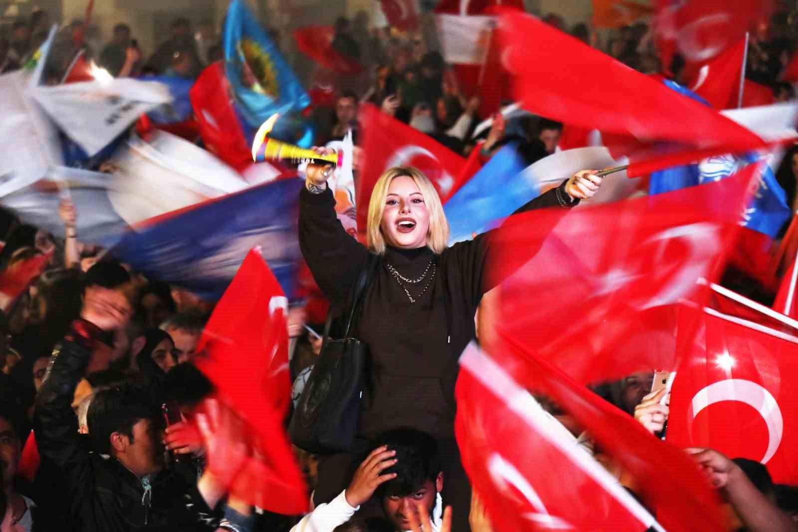 CUMHURBAŞKANI RECEP TAYYİP ERDOĞAN'IN RESMİ OLMAYAN SONUÇLARA GÖRE ELDE ETTİĞİ