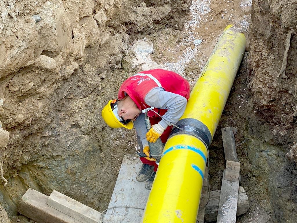 SEFERİHİSAR’DAN DÖŞENEN HATTIN GÜZELBAHÇE’DEKİ ANA HATTA BİRLEŞTİRİLİP SEFERİHİSAR’A DOĞALGAZ ANA