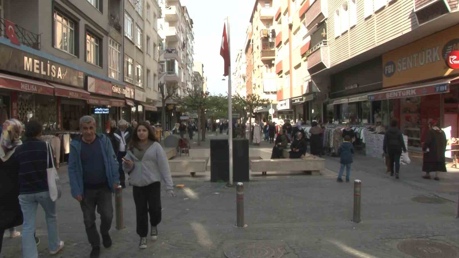 TARTIŞMADA CHP’Lİ ÜYELERİN VATANDAŞLARA SALDIRIP KÜFÜR ETTİĞİ ANLAR CEP TELEFONU