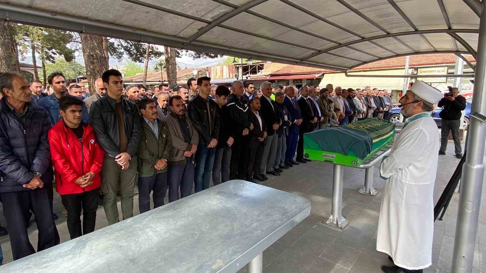 DİYARBAKIR'DA PKK'LI TERÖRİSTLERCE BOMBA YÜKLÜ ARAÇLA DÜZENLENEN SALDIRIDA ŞEHİT DÜŞEN