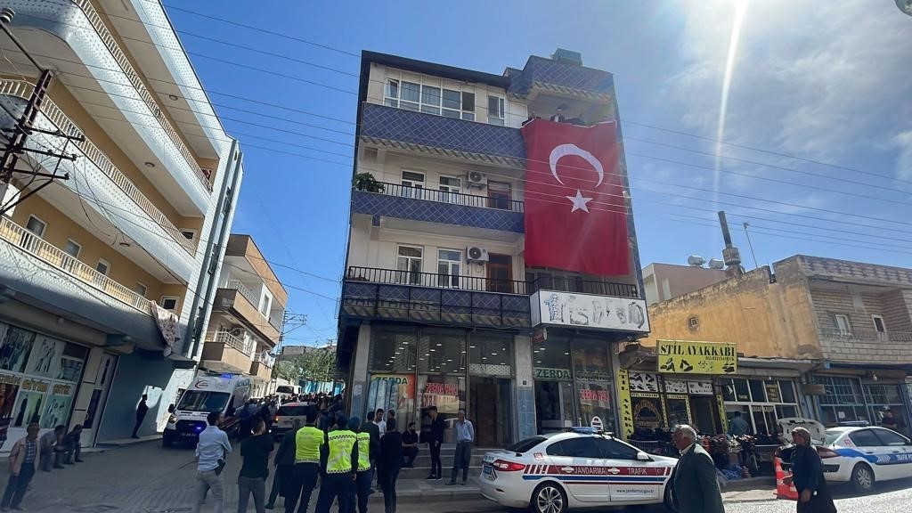 ŞIRNAK'TA GERÇEKLEŞTİRİLEN OPERASYONDA AİLESİ ŞANLIURFA’DA YAŞAYAN UZMAN ÇAVUŞ GAFFAR MAYİK