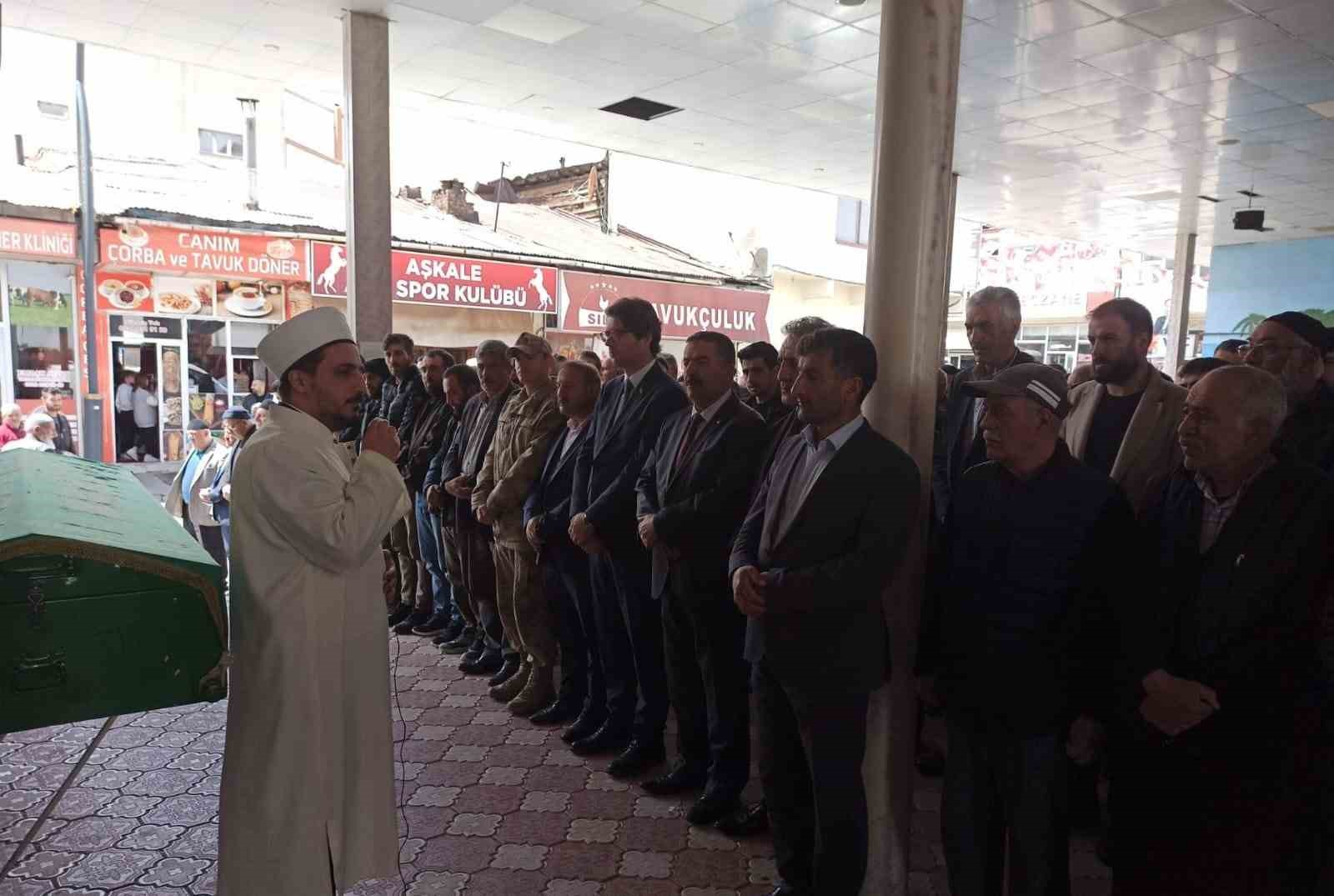 ERZURUM'UN AŞKALE İLÇESİ AKÖREN KÖYÜNDE İKAMET EDEN ŞEHİT BABASI AHMET