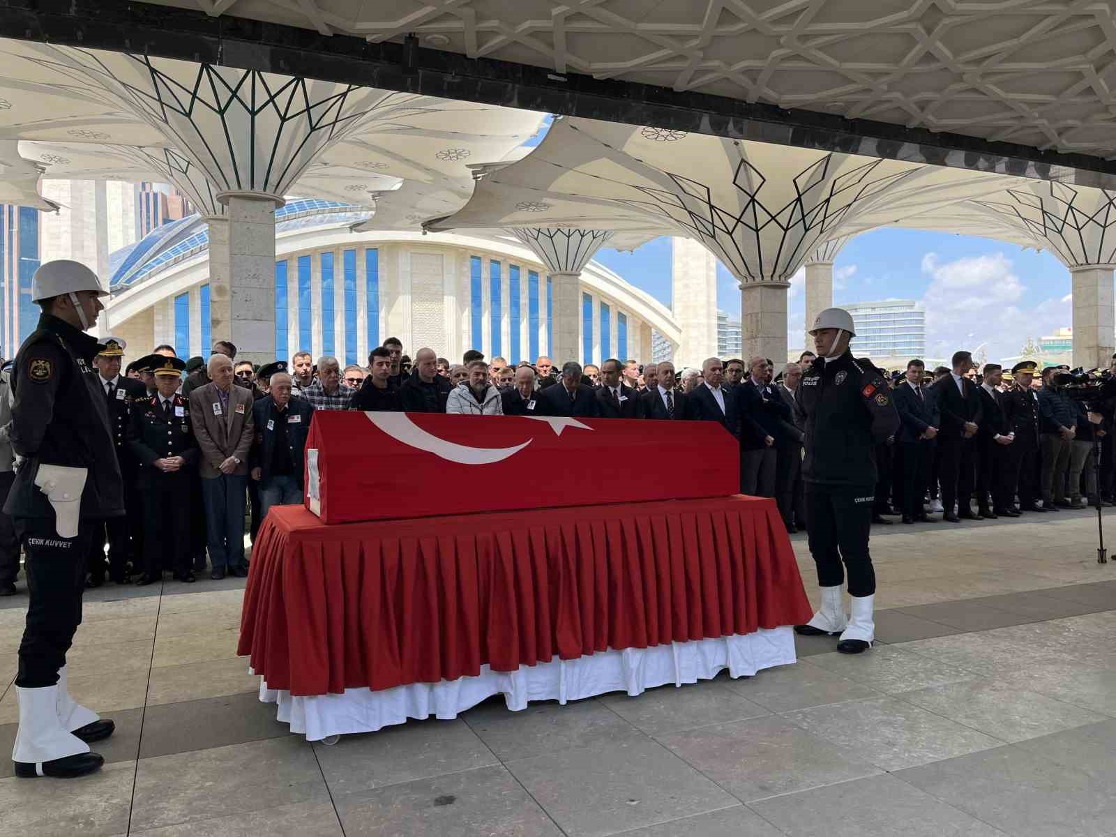 ŞEHİT POLİS MEMURU ÖZGÜR BARÇIN İÇİN AHMET HAMDİ AKSEKİ CAMİİ’NDE