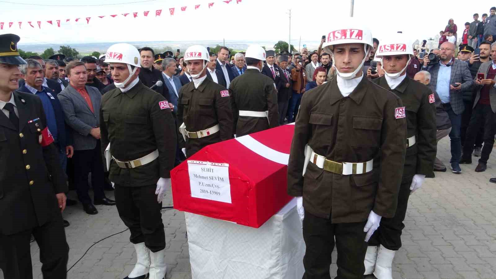 BAHAR KALKANI HAREKAT ALANINDA SİLAH KAZASI SONUCU ŞEHİT OLAN PİYADE
