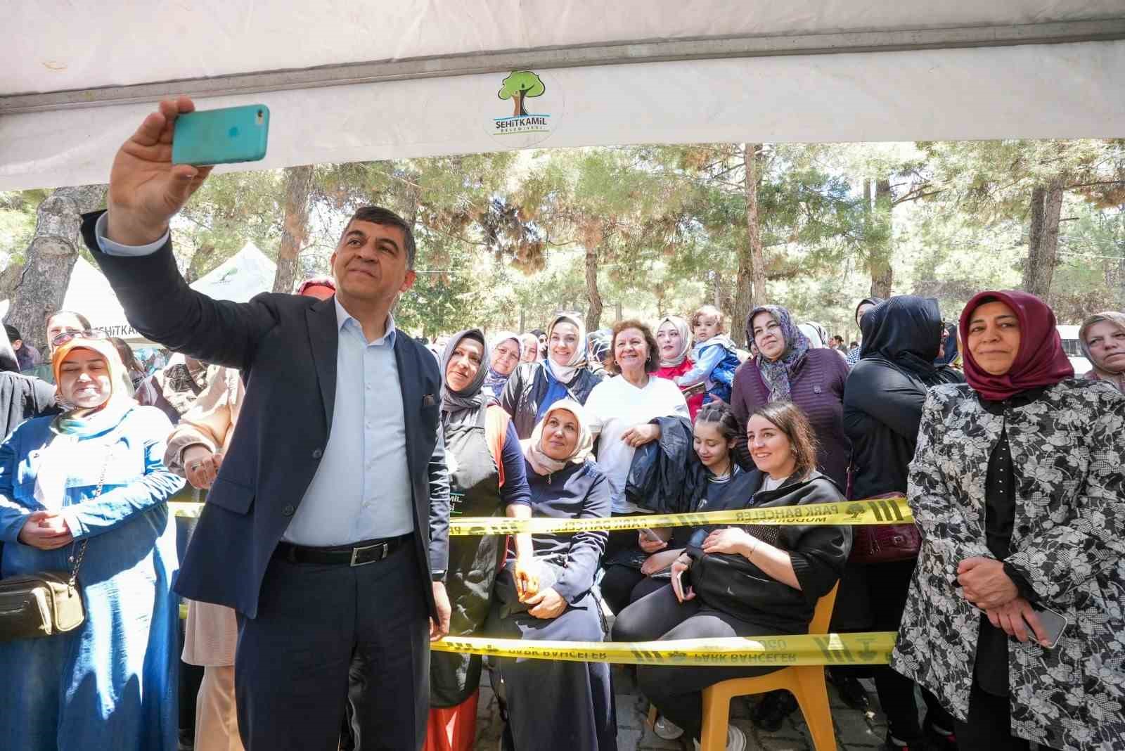 GAZİANTEP'İN ŞEHİTKAMİL İLÇESİNDE 3 GÜN BOYU SÜRECEK OLAN GELENEKSEL PİKNİK