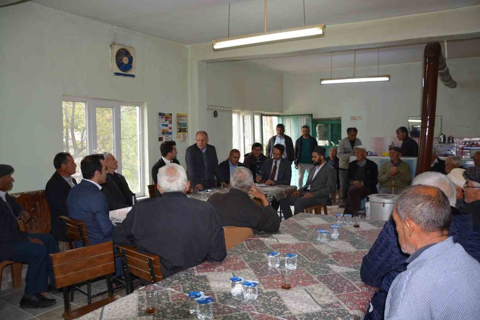 SELENDİ KAYMAKAMI HALİL İBRAHİM OKUMUŞ GÖREVE BAŞLAMASININ ARDINDAN DUR DURAK