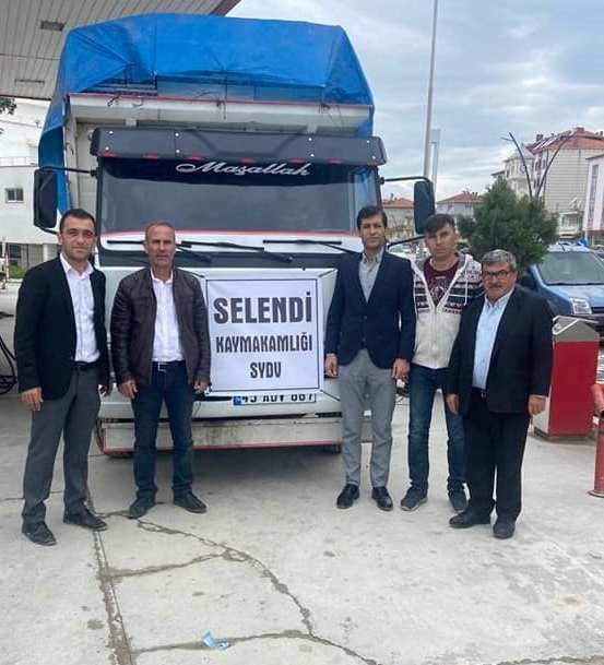 MANİSA'NIN SELENDİ İLÇESİNDE ORGANİZE EDİLEN KAMPANYADA TOPLANAN YARDIM MALZEMELERİ KAHRAMANMARAŞ