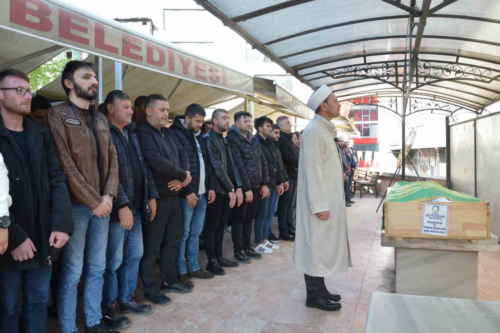 ORDU’NUN ÜNYE İLÇESİNDE DENİZ KENARINDA SEVGİLİSİ TARAFINDAN SİLAHLA VURULARAK HAYATINI