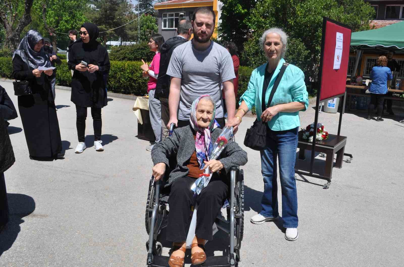 86 YAŞINDAKİ SEVİM TEYZE, 14 MAYIS CUMHURBAŞKANI VE 28. DÖNEM