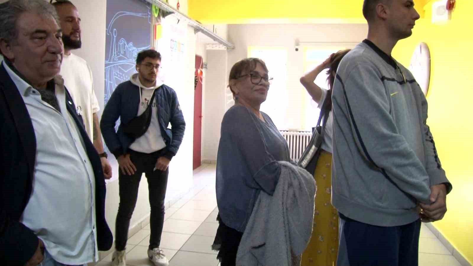 SEZEN AKSU BEYKOZ'DA OYUNU KULLANDI