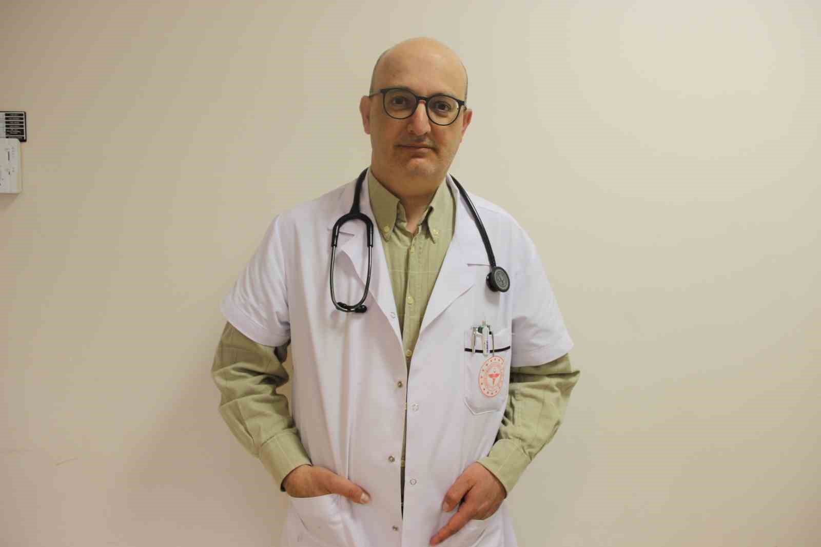 GÖĞÜS HASTALIKLARI UZMANI DR. HAYRULLAH GÖLEN, TÜTÜN ÜRÜNLERİNDE 4 BİNDEN