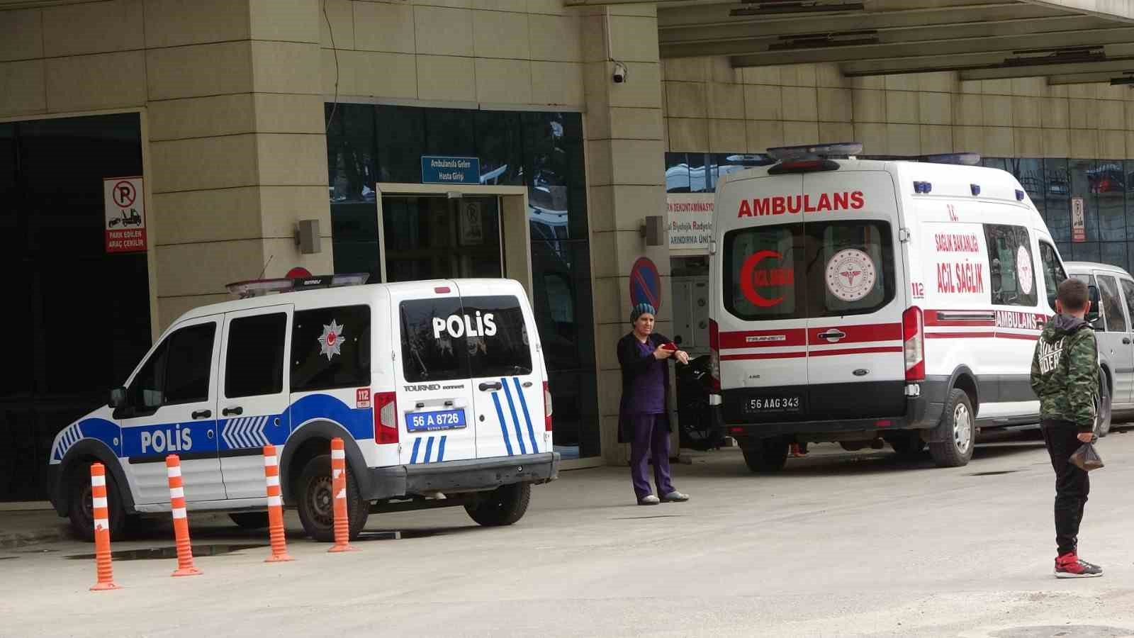 SİİRT'TE ZIRHLI POLİS ARACI İLE KAMYONETİN ÇARPIŞTIĞI SONUCU MEYDANA GELEN