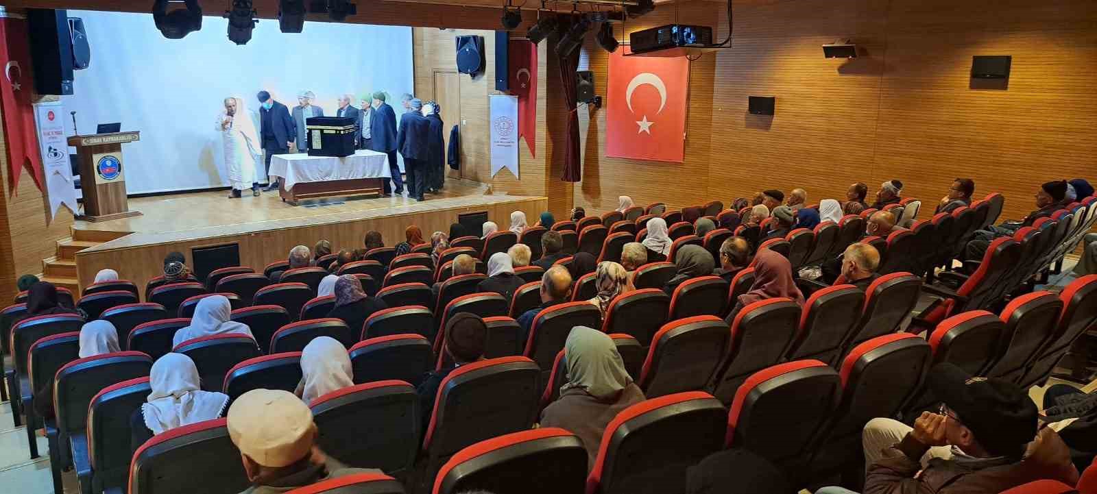 SİMAV’DA HACI ADAYLARINA BİLGİLENDİRME SEMİNERİ