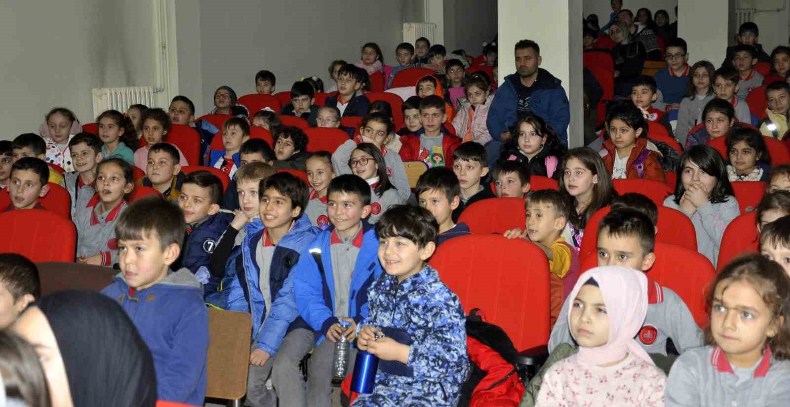 SİNOP'TA HER KÖYE TİYATRO’ PROJESİYLE BUGÜNE KADAR 5 BİN ÇOCUK