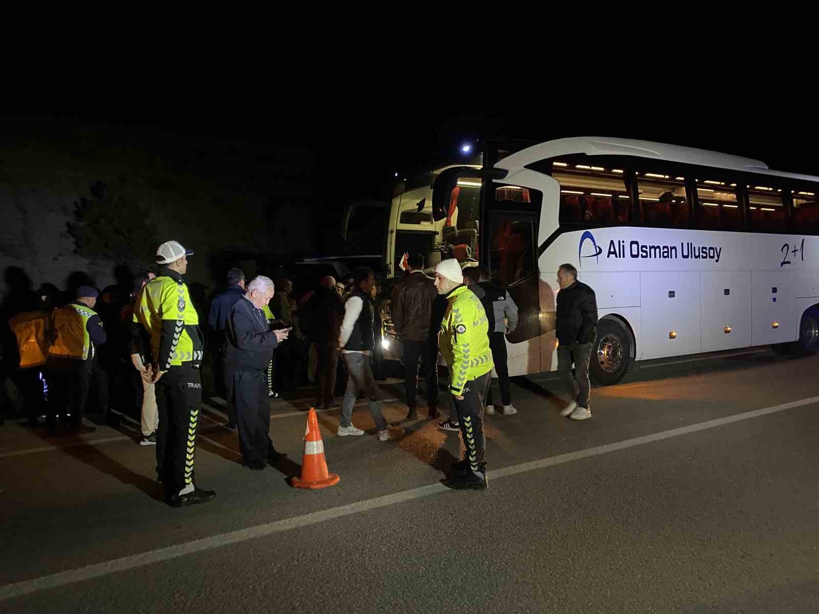 SİNOP’TA YOLCU OTOBÜSÜ KAZASINDA YARALI SAYISI 16’YA YÜKSELDİ (BERKAN ŞEN/SİNOP-İHA)