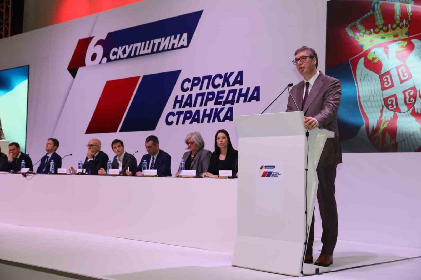 SIRBİSTAN CUMHURBAŞKANI ALEKSANDAR VUCİC, SIRP İLERLEME PARTİSİ (SNS) GENEL BAŞKANLIĞINDAN