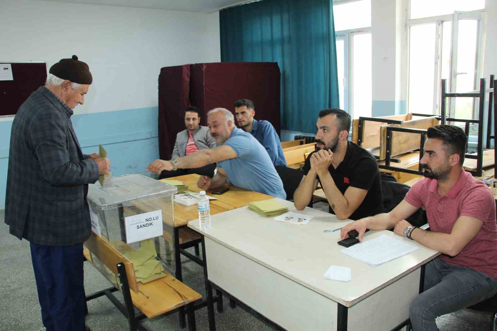 TÜRKİYE’DE GENELİNDE OLDUĞU GİBİ ŞIRNAK’TA DA 2. TUR İÇİN BİR