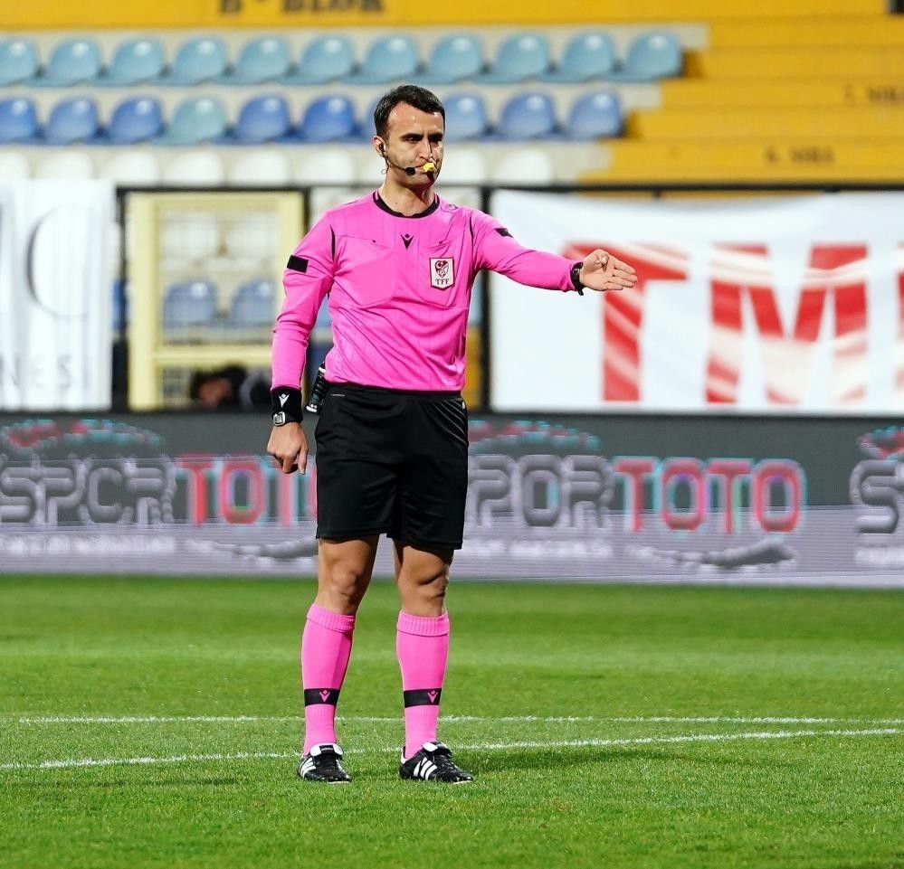 ZİRAAT TÜRKİYE KUPASI YARI FİNALİNDE SİVASSPOR İLE FENERBAHÇE MAÇINDA HAKEM