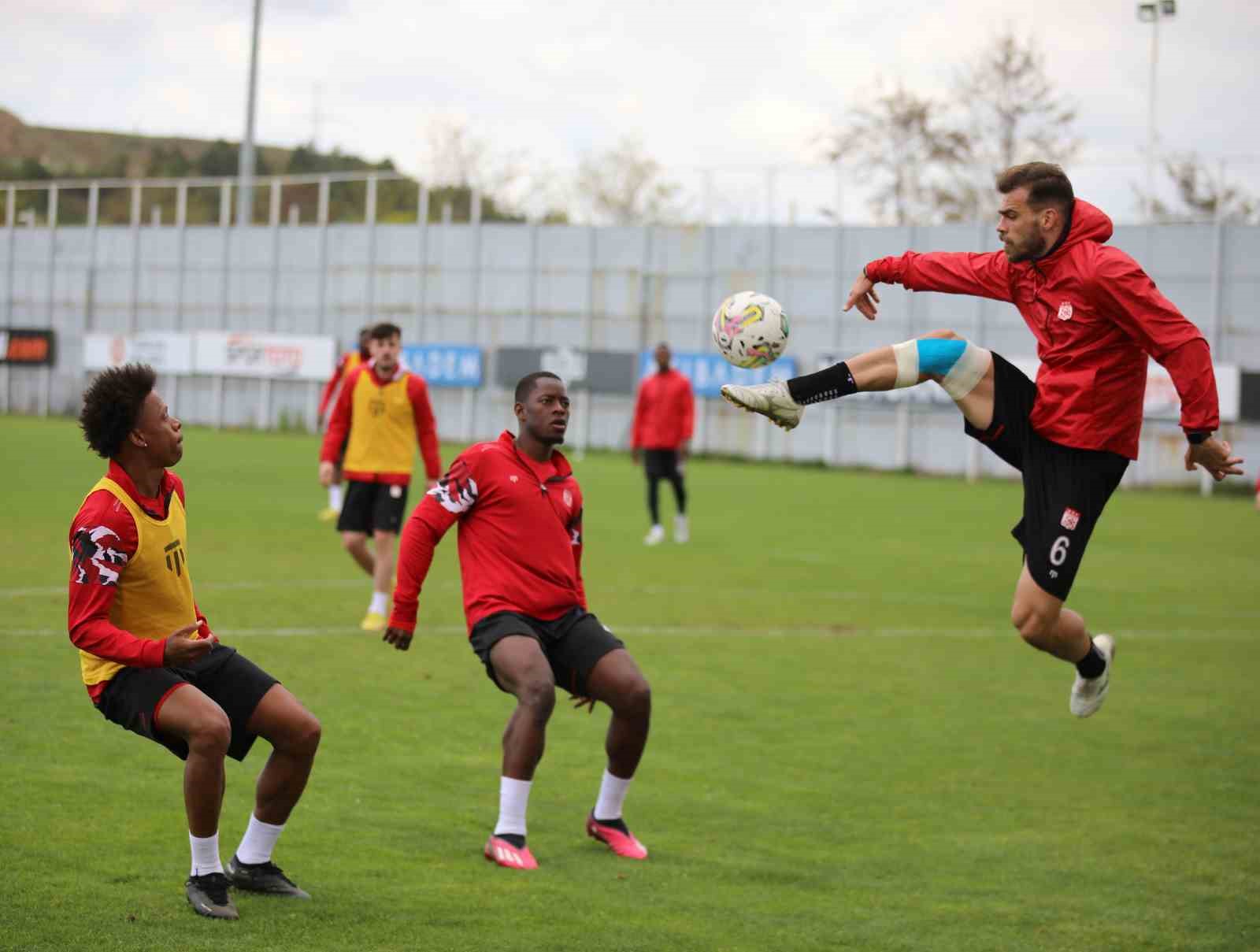 SPOR TOTO SÜPER LİG'İN 34. HAFTA MAÇINDA KASIMPAŞA İLE KARŞILAŞACAK