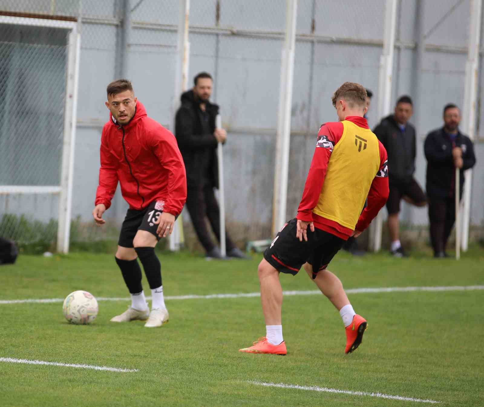 SPOR TOTO SÜPER LİG'DE ÜMRANİYESPOR İLE KARŞILAŞACAK SİVASSPOR MAÇIN HAZIRLIKLARINI