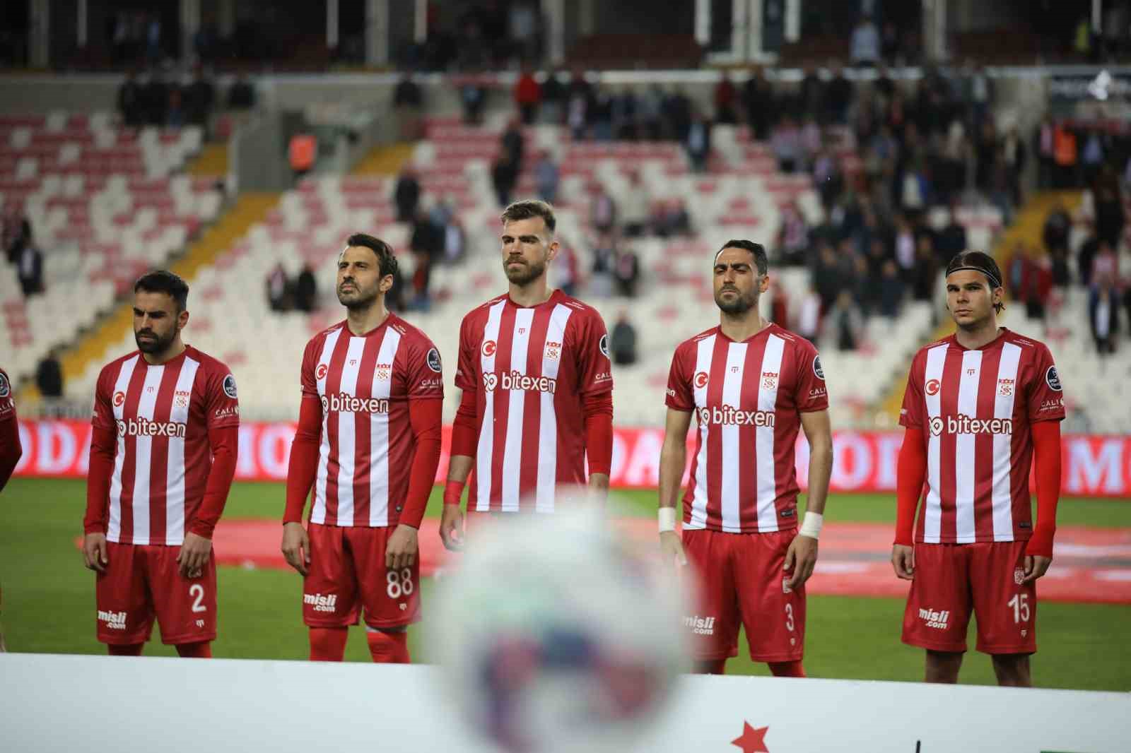 KONYASPOR MAÇINI LEKE JAMES’İN GOLÜYLE 1-0 KAZANAN DG SİVASSPOR, 38