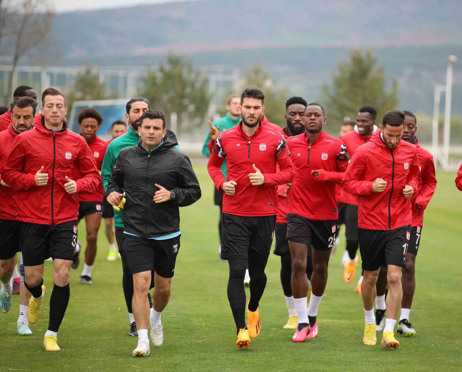 SPOR TOTO SÜPER LİG'İN 34. HAFTA MAÇINDA KASIMPAŞA İLE KARŞILAŞACAK