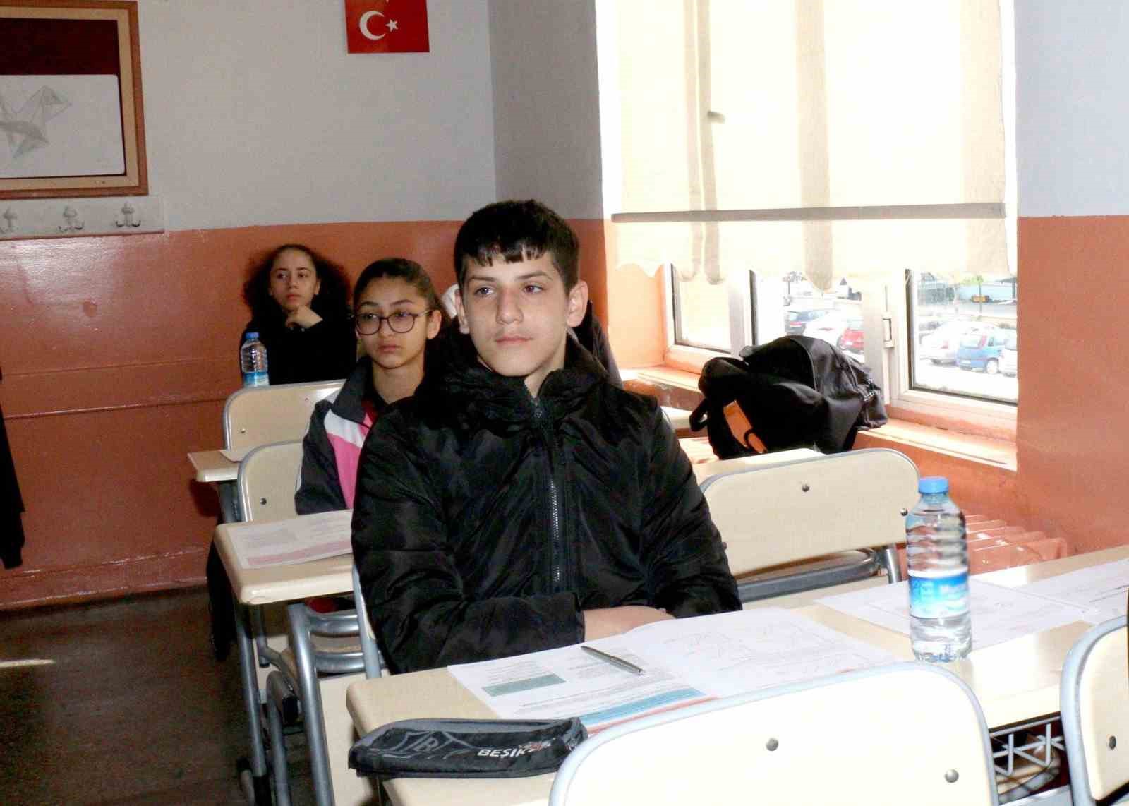 SİVAS’TA 16 BİN 708 ÖĞRENCİ SINAVA GİRDİ