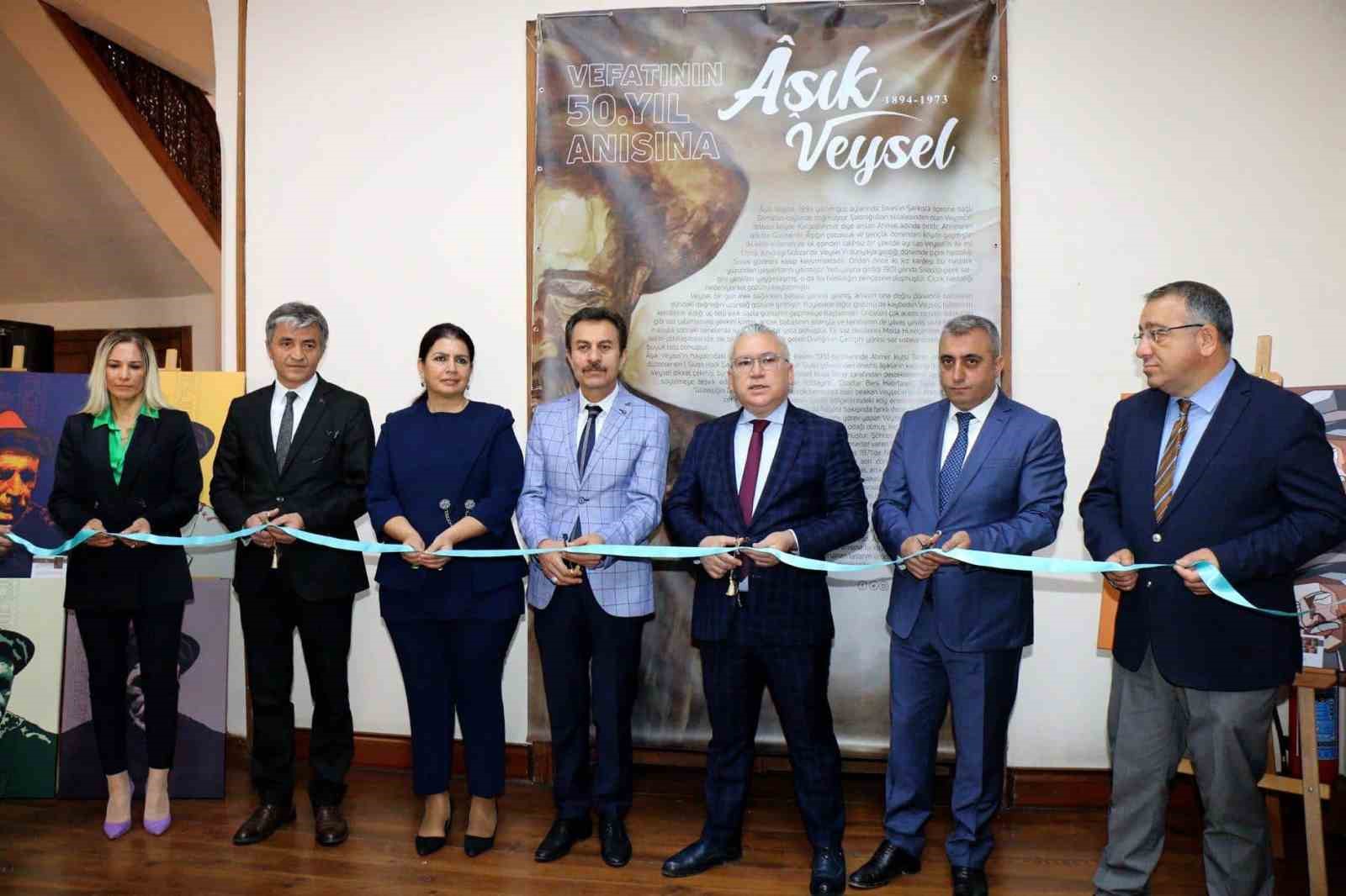 SİVAS’TA “AŞIK VEYSEL” SERGİSİ AÇILDI