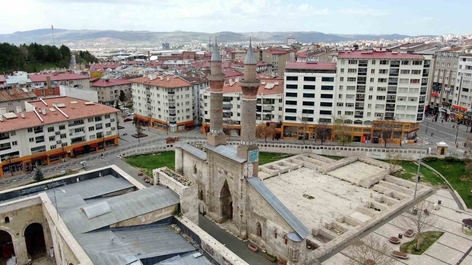 SİVAS’TA 2017’DE 8 BİN 954 OLAN CANLI DOĞAN BEBEK SAYISI