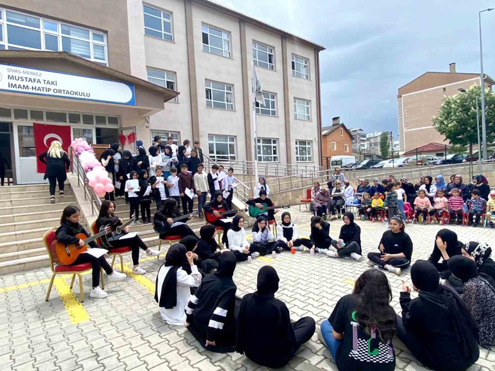 SİVAS’TA "İMAM HATİP ŞENLİĞİ" GERÇEKLEŞTİRİLDİ