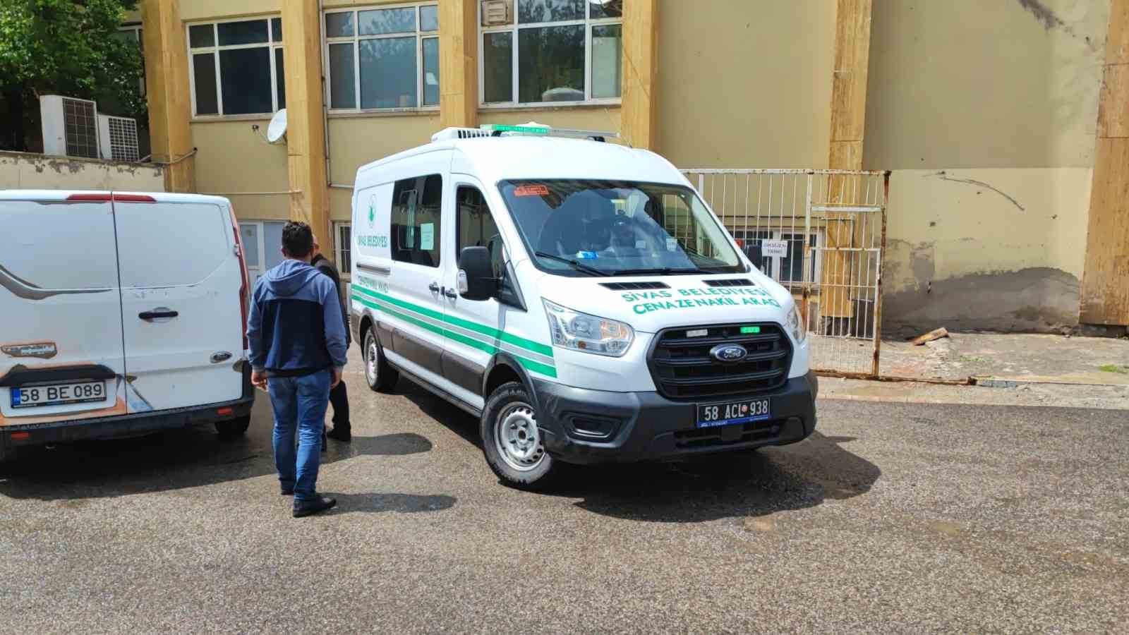 SİVAS’TA VÜCUDUNA KENE YAPIŞMASI SONRASI KIRIM KONGO KANAMALI ATEŞİ (KKKA)