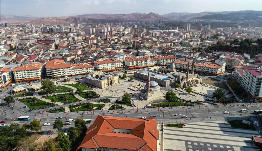 SİVAS’TA ORTALAMA HANEHALKI BÜYÜKLÜĞÜ AZALDI