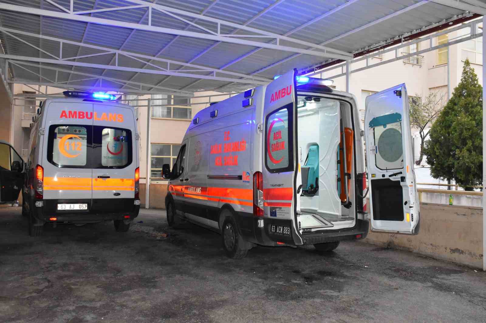 YARALILAR AMBULANSLARLA SİVEREK DEVLET HASTANESİNE KALDIRILDI