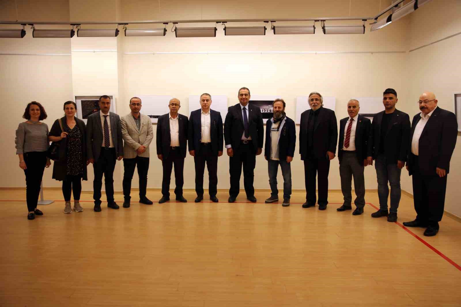 YAZAR VE FOTOĞRAF SANATÇISI GÜVEN BAYKAN, SANKO SANAT GALERİSİ’NDE “SİYAH’TAN