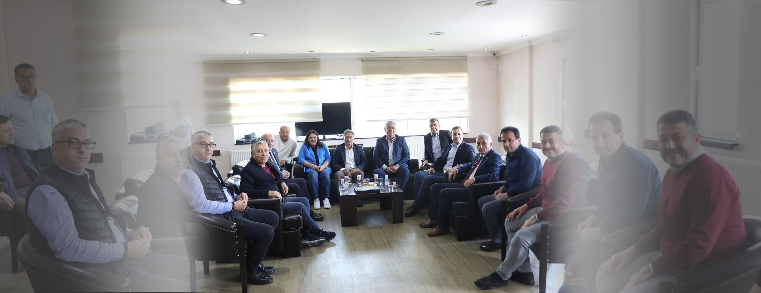 CHP Genel Başkan Yardımcısı Ahmet Akın, Bandırma’da şoför esnafıyla bir