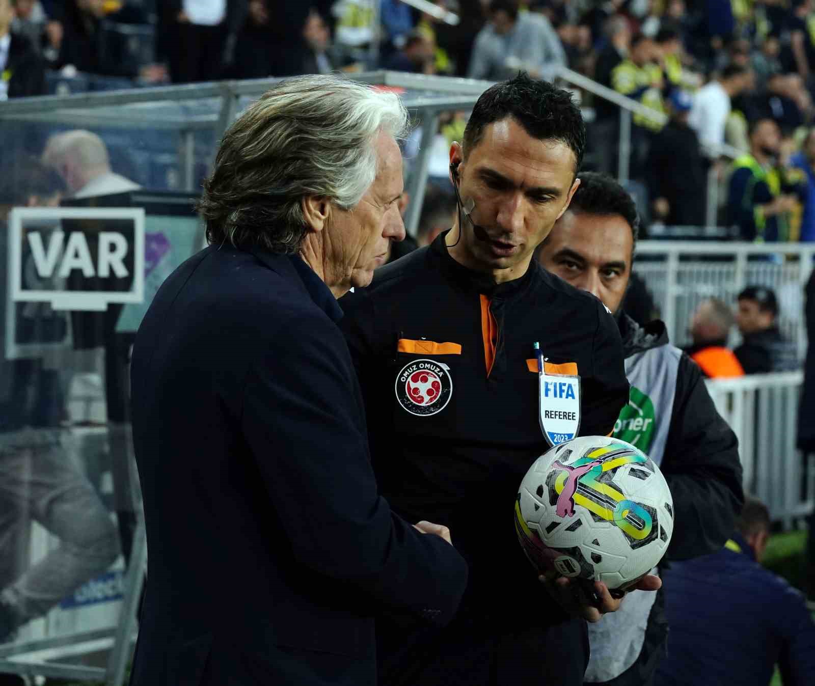 SPOR TOTO SÜPER LİG’İN 34. HAFTASINDA FENERBAHÇE EVİNDE TRABZONSPOR İLE