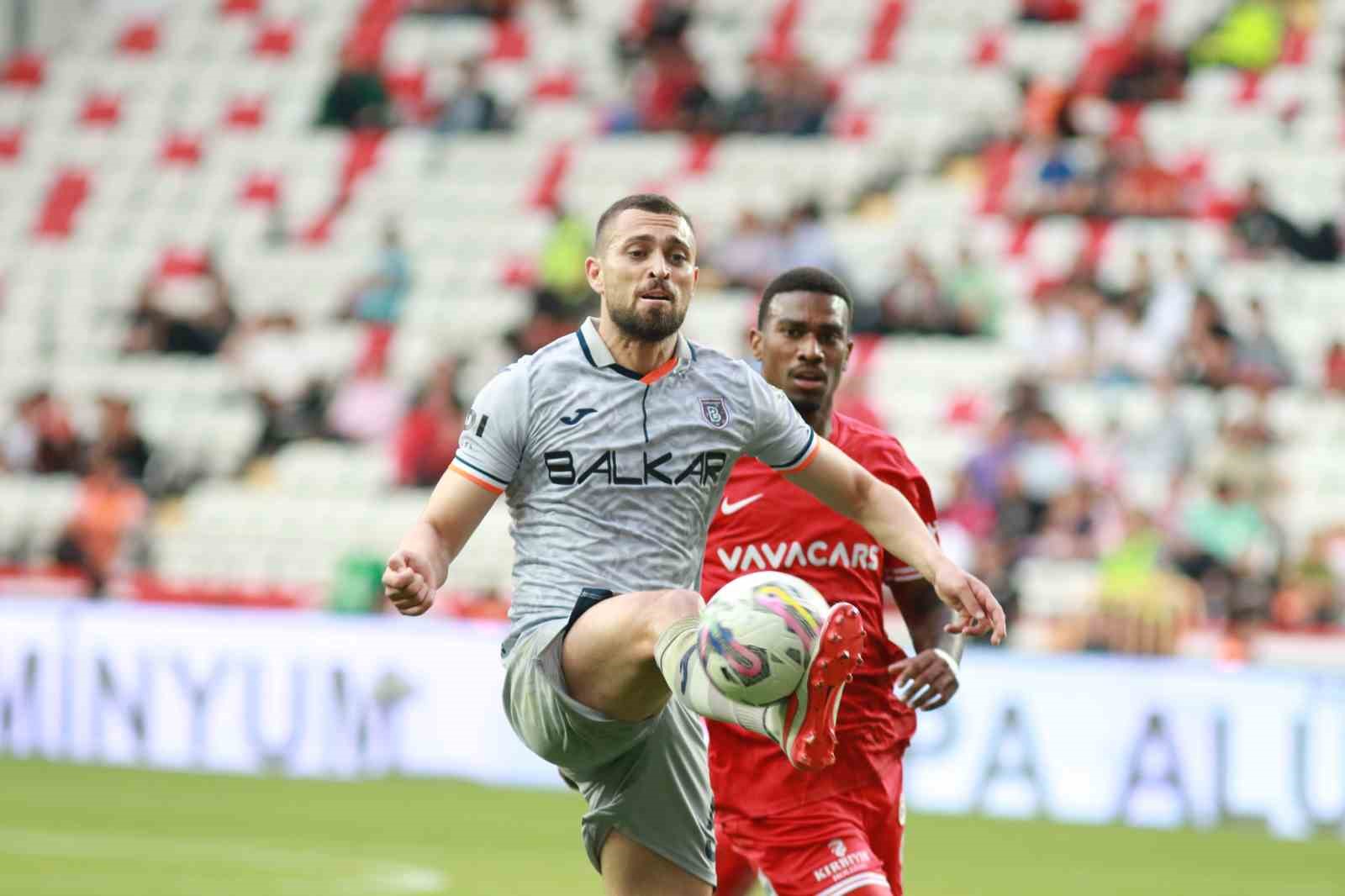 SPOR TOTO SÜPER LİG'İN 35. HAFTASINDA FTA ANTALYASPOR, MEDİPOL BAŞAKŞEHİR