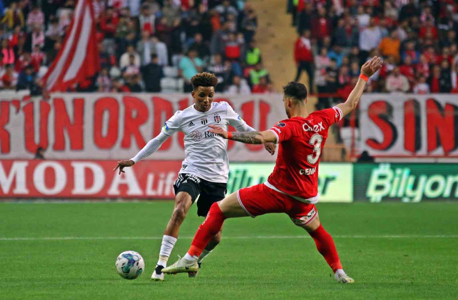 SPOR TOTO SÜPER LİG’İN 33. HAFTASINDA FTA ANTALYASPOR, BEŞİKTAŞ’I AĞIRLIYOR.