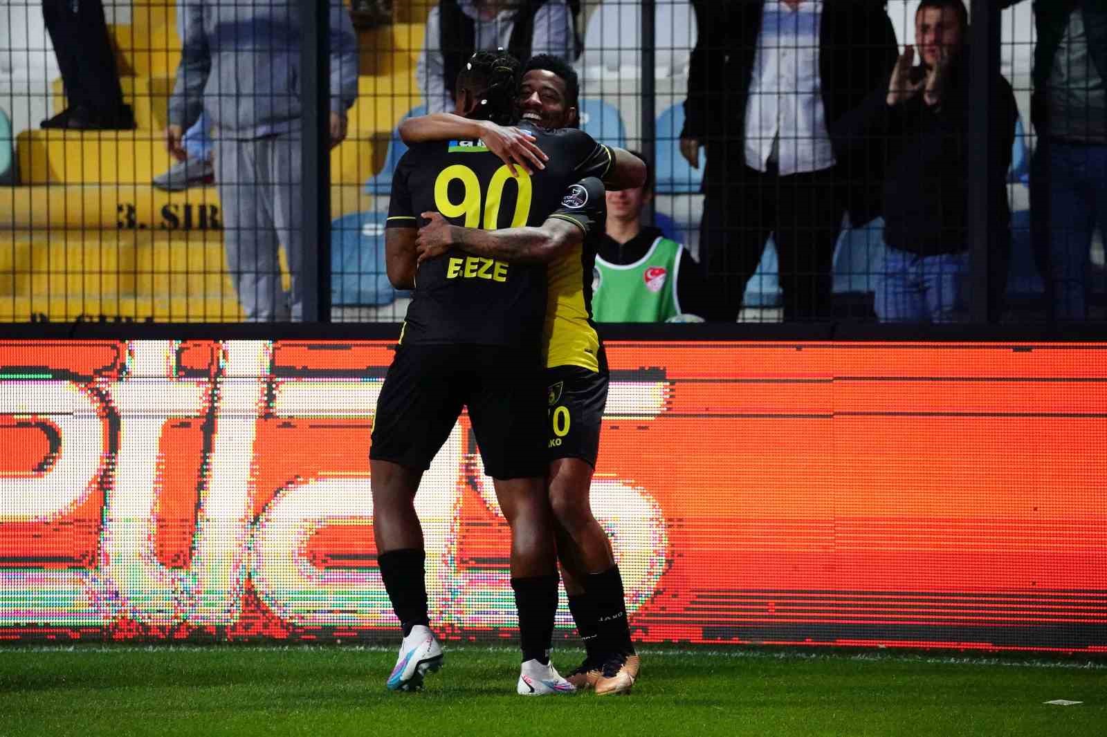 SPOR TOTO SÜPER LİG'İN 32. HAFTASINDA İSTANBULSPOR, SAHASINDA GİRESUNSPOR İLE