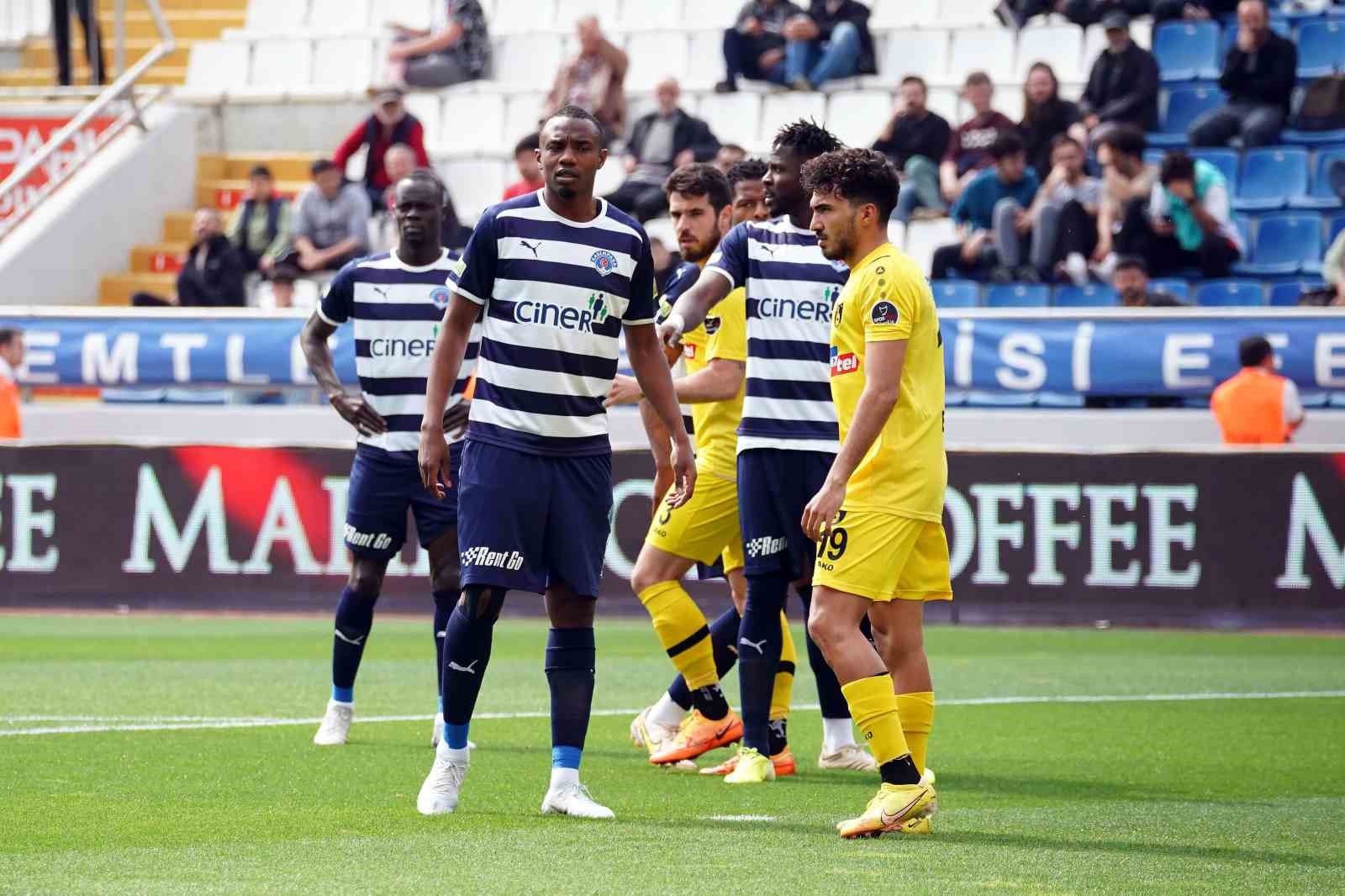 Spor Toto Süper Lig: Kasımpaşa: 0 – İstanbulspor: 0 (Maç devam ediyor) SPOR TOTO SÜPER LİG'İN 35. HAFTASINDA KASIMPAŞA, İSTANBULSPOR'U KONUK EDİYOR.