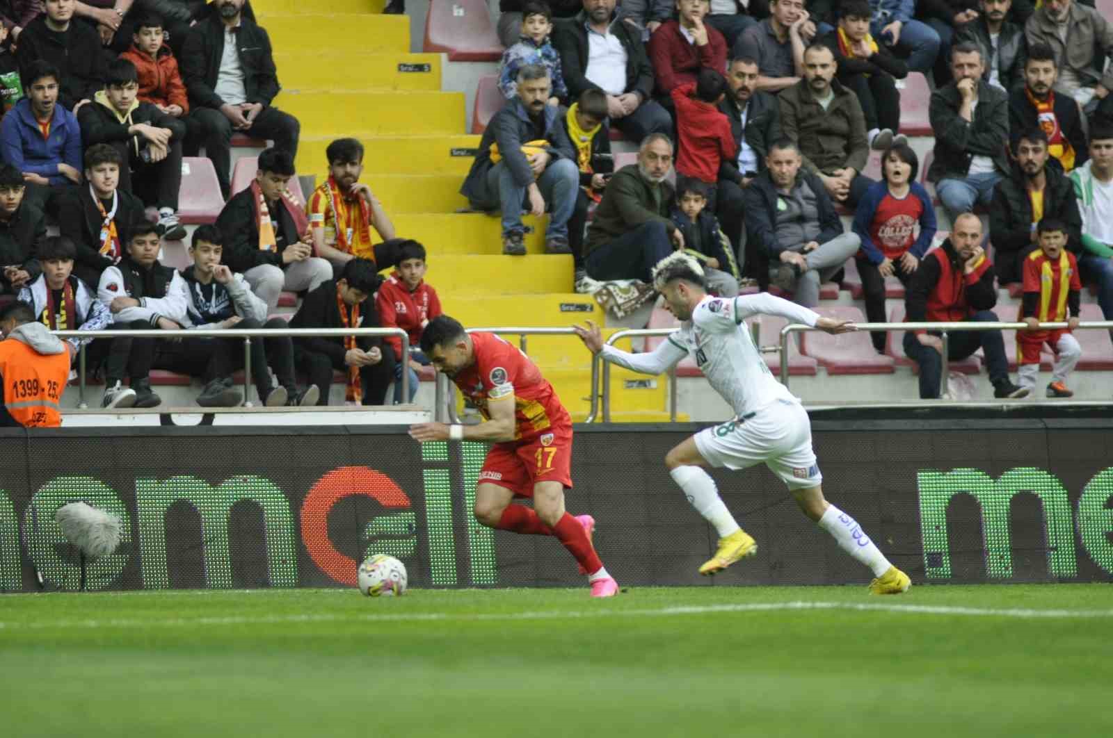 SPOR TOTO SÜPER LİG’İN 35. HAFTASINDA KAYSERİSPOR, CORENDON ALANYASPOR'U AĞIRLIYOR.
