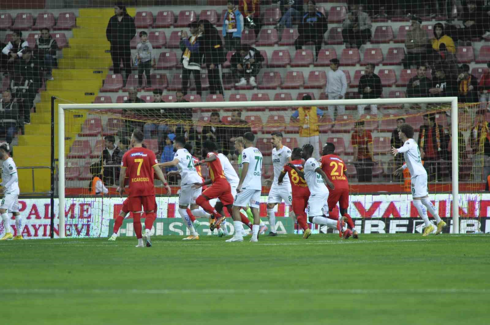 SPOR TOTO SÜPER LİG’İN 35. HAFTASINDA KAYSERİSPOR, SAHASINDA KONUK ETTİĞİ