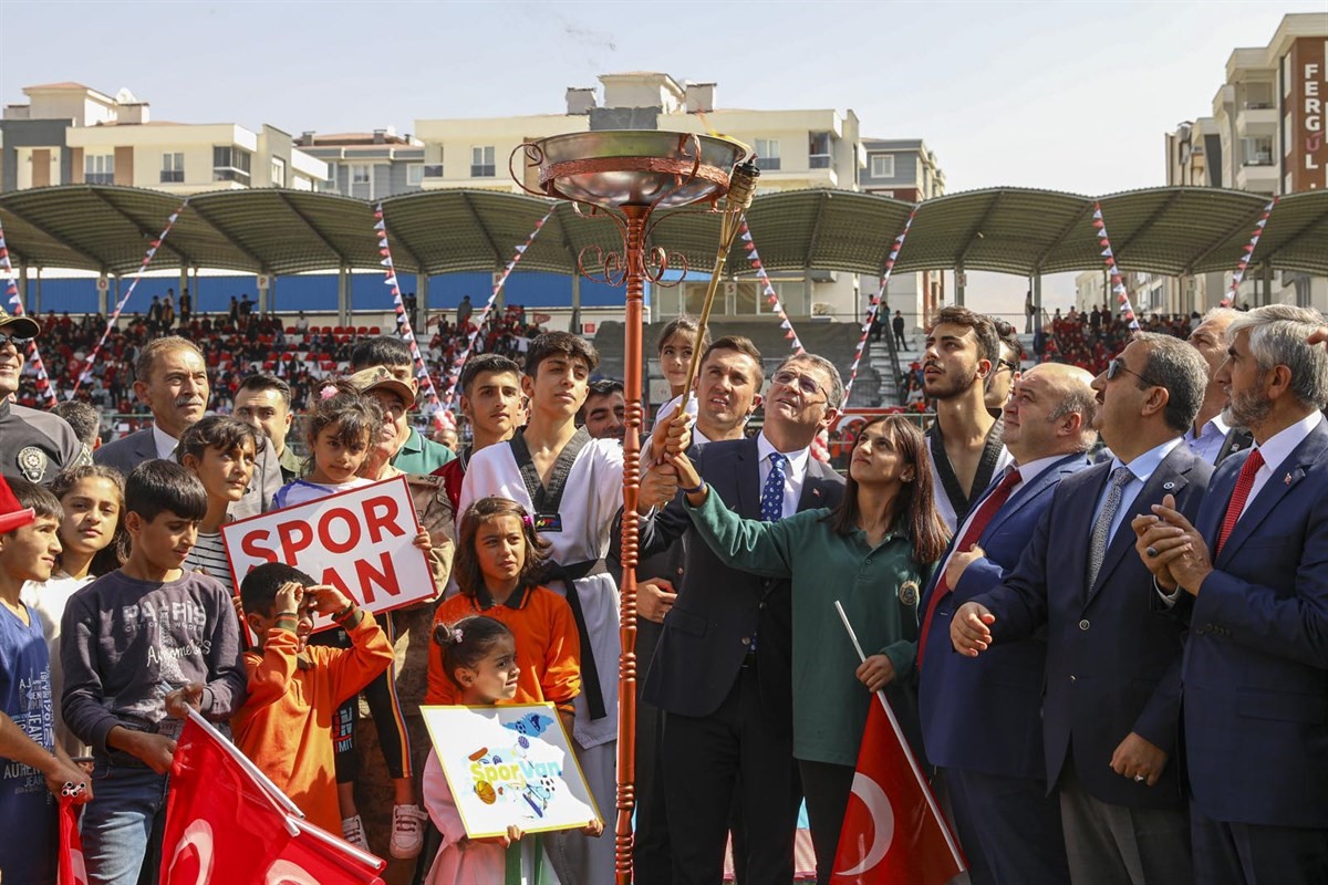 VAN VALİSİ VE BÜYÜKŞEHİR BELEDİYE BAŞKAN VEKİLİ OZAN BALCI’NIN PRESTİJ
