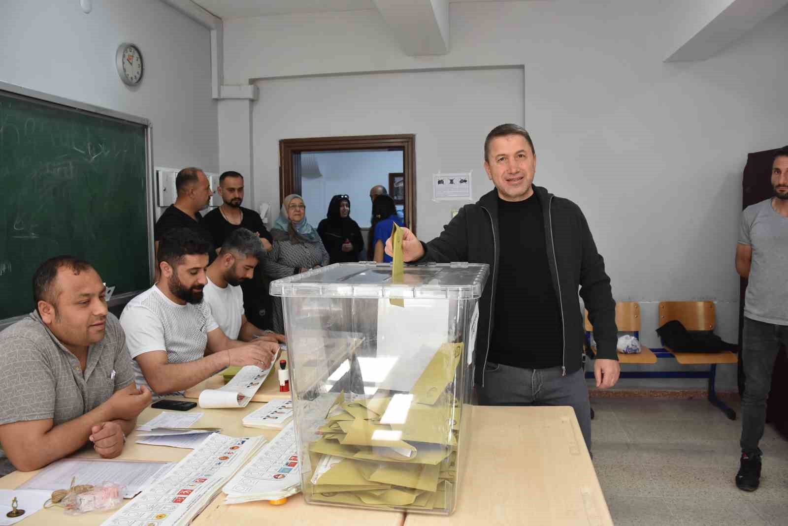 SİİRT TİCARET VE SANAYİ ODASI BAŞKANI (STSO) GÜVEN KUZU, OYUNU
