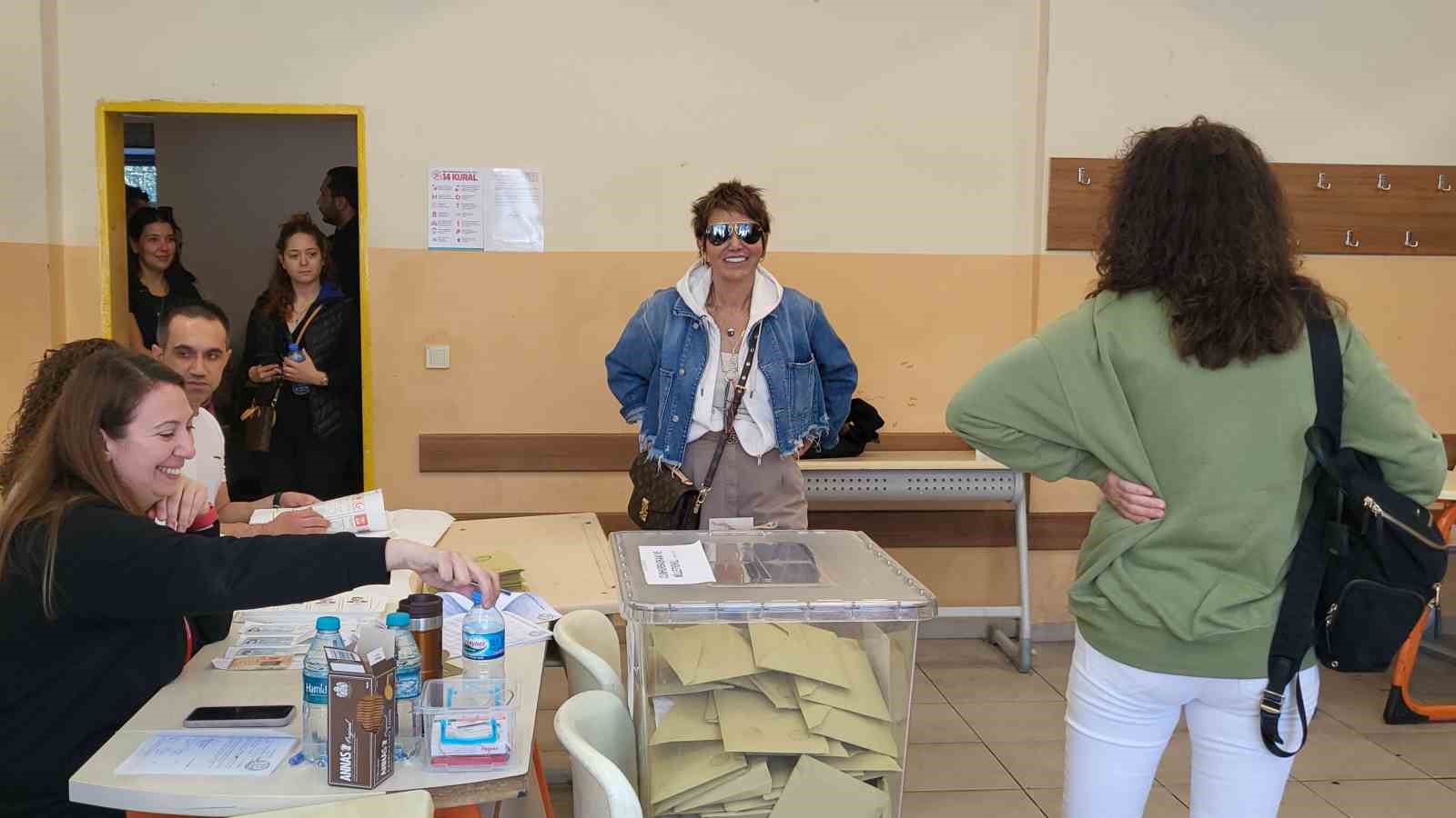 SUNUCU SERAP PAKÖZ, ETİLER MESLEKİ VE TEKNİK ANADOLU LİSESİ’NDE OY