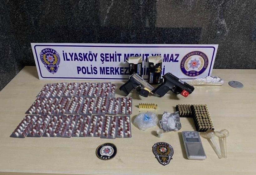 SAMSUN'DA ŞÜPHE ÜZERİNE  DURDURULAN ARAÇTA YAPILAN ARAMADA  UYUŞTURUCU